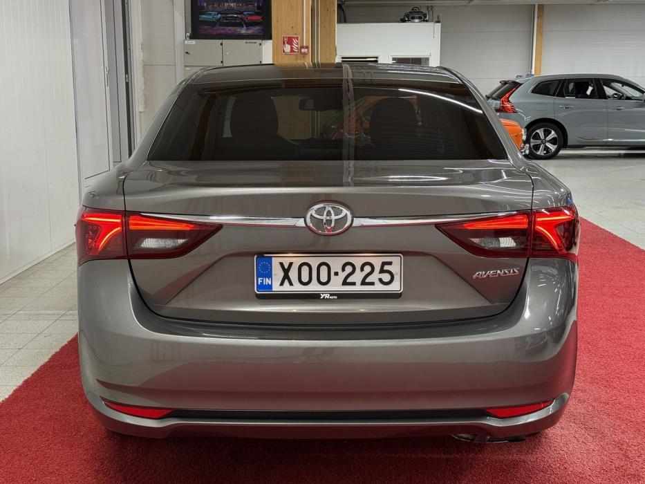 TOYOTA Avensis 2018