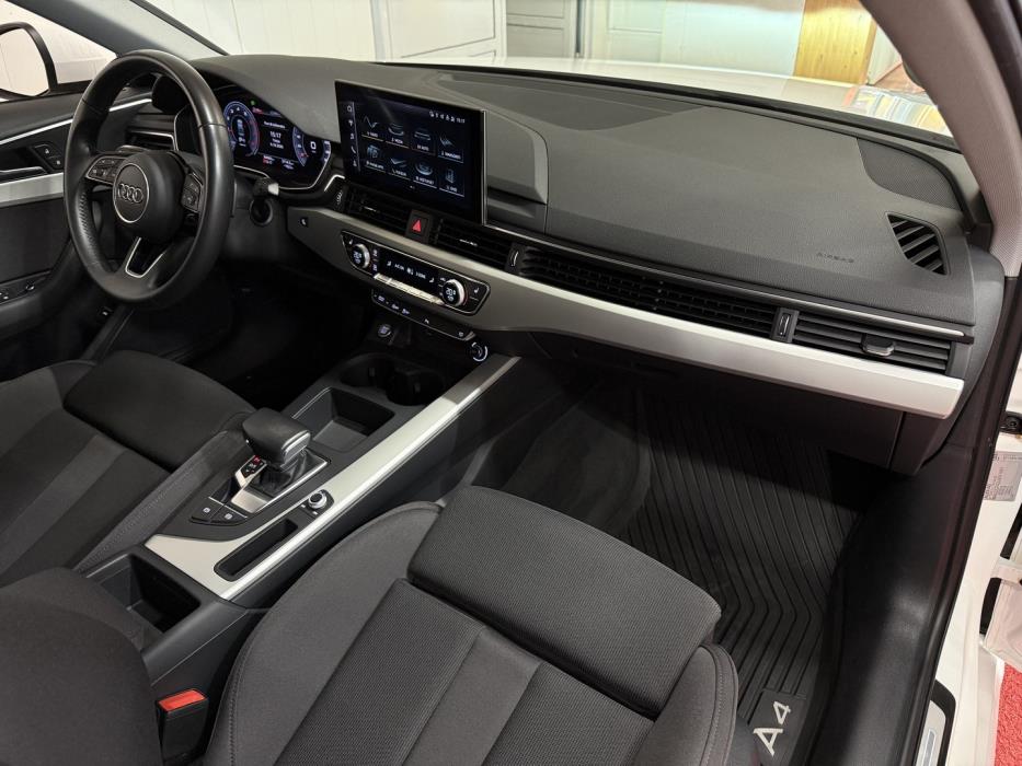 AUDI A4 2020