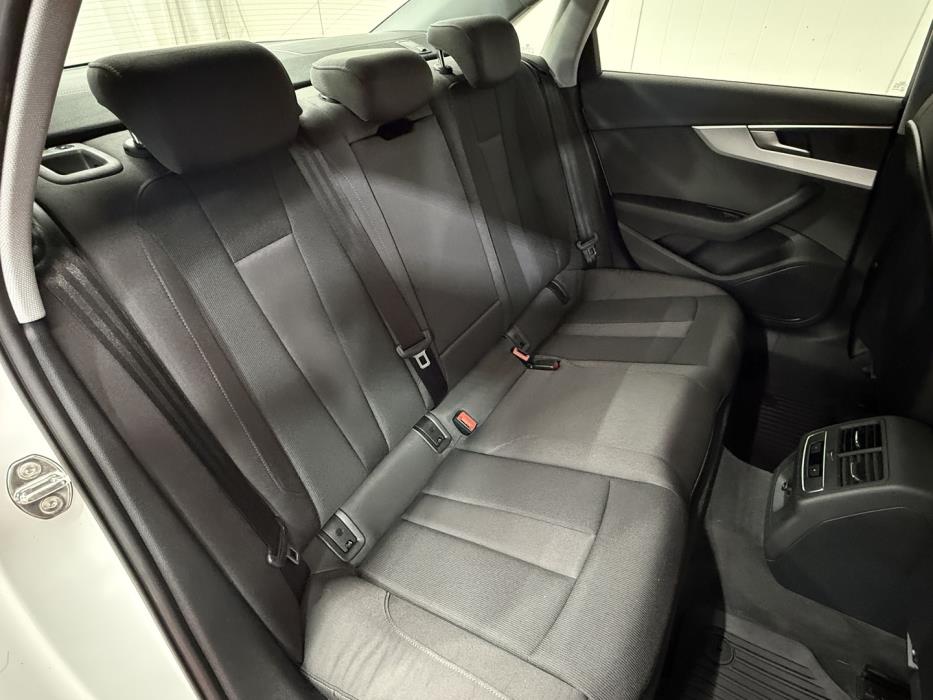 AUDI A4 2020