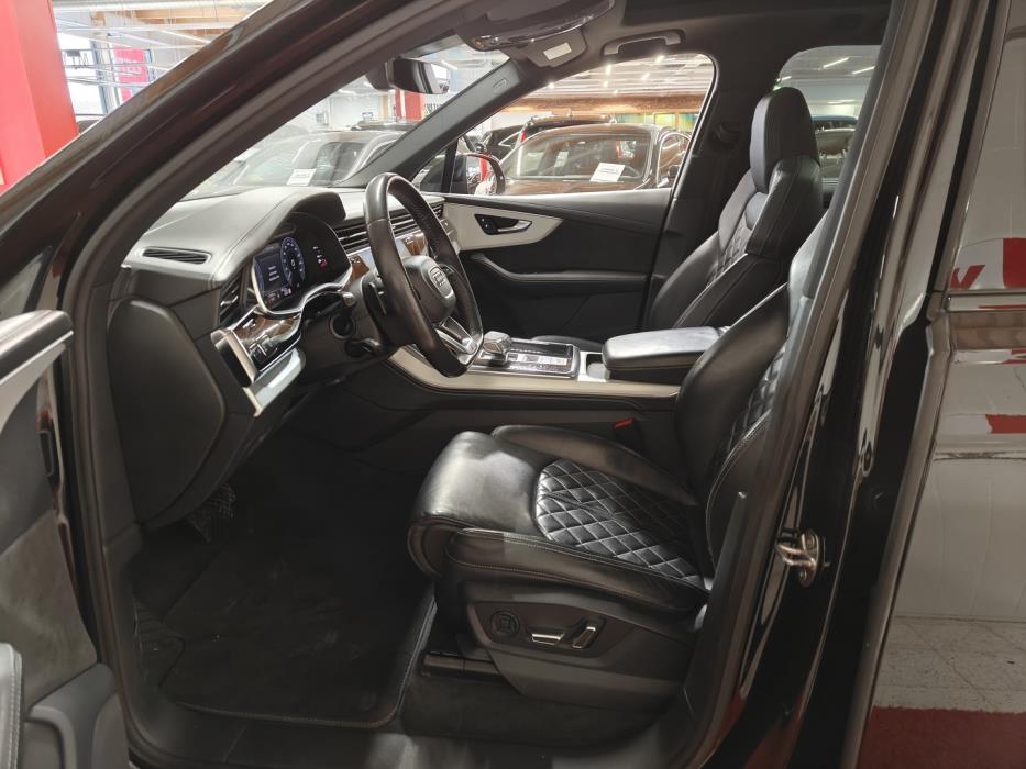 AUDI Q7 2020