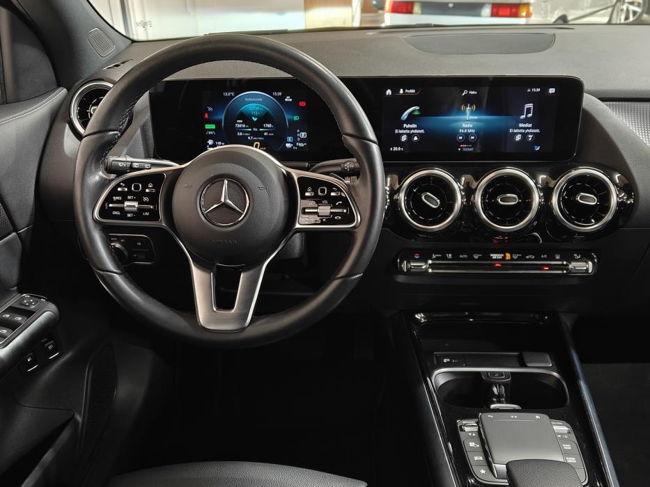 MERCEDES-BENZ GLA 2023