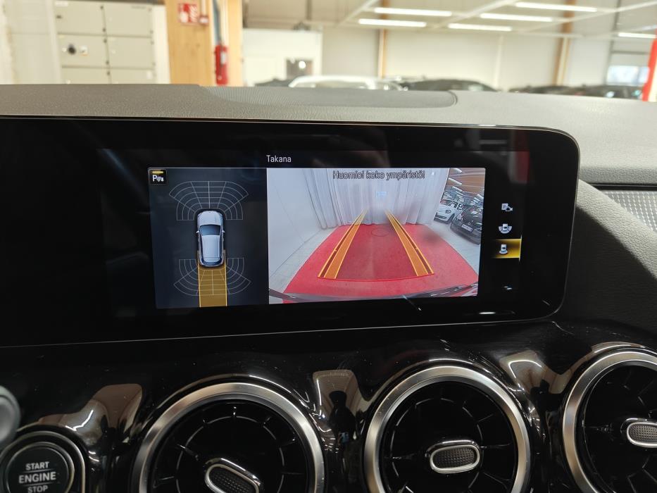 MERCEDES-BENZ GLA 2023