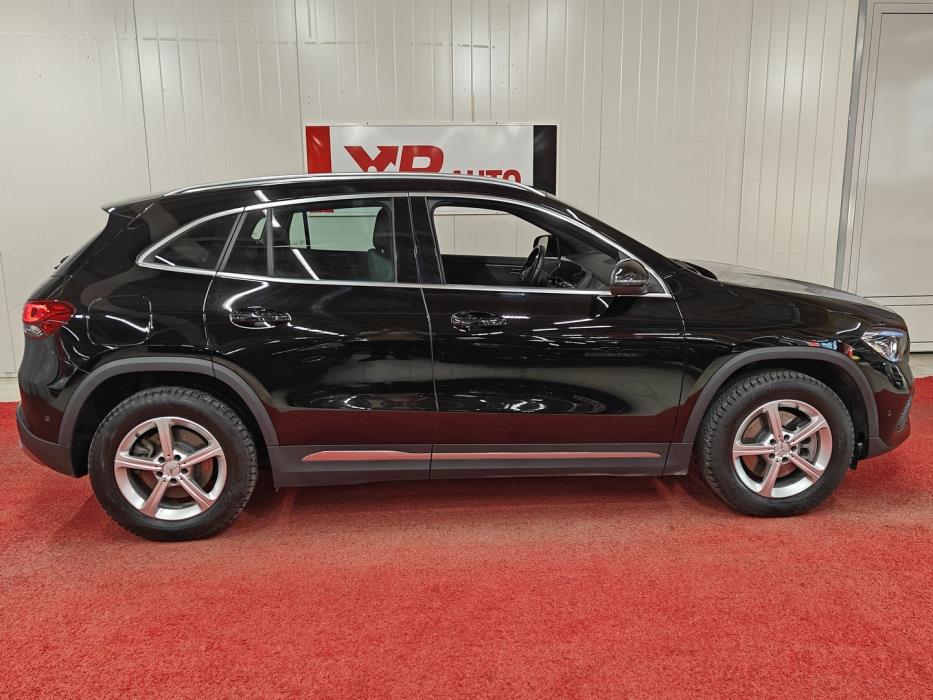 MERCEDES-BENZ GLA 2023