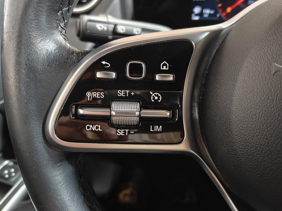 MERCEDES-BENZ GLA 2023