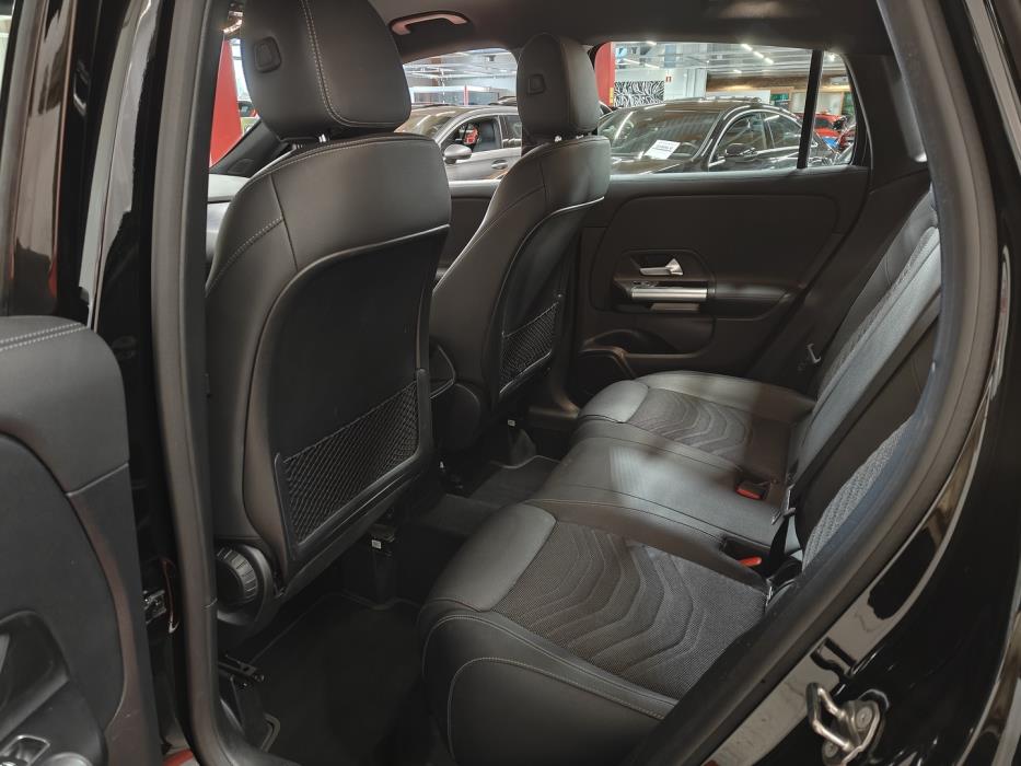 MERCEDES-BENZ GLA 2023