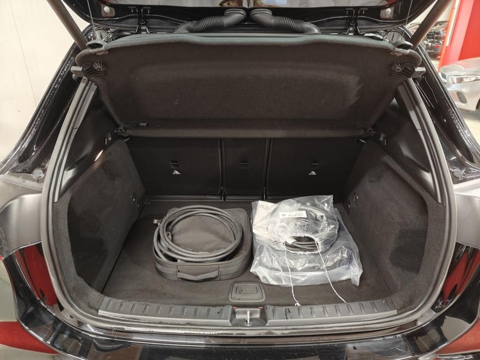 MERCEDES-BENZ GLA 2023