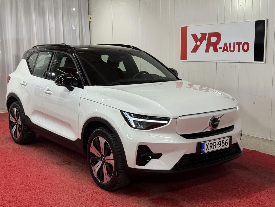 VOLVO XC40 2023