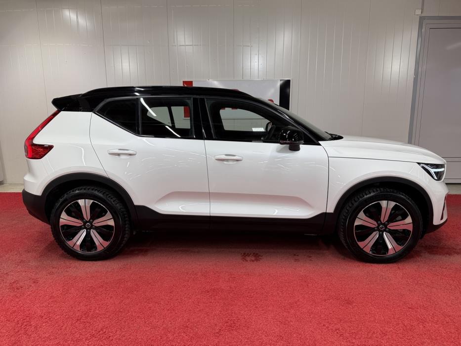 VOLVO XC40 2023