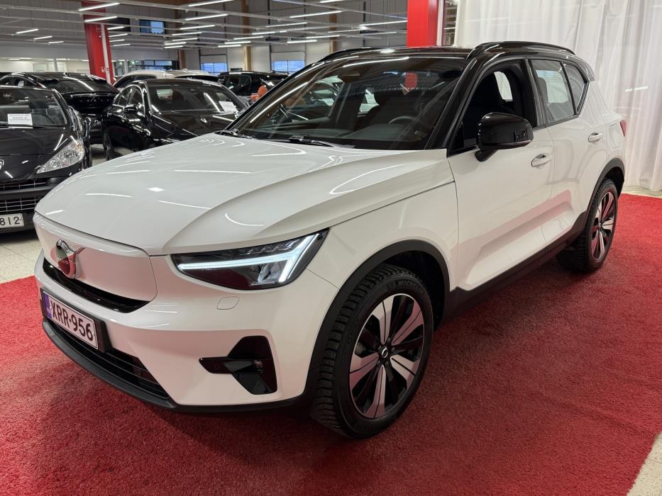 VOLVO XC40 2023