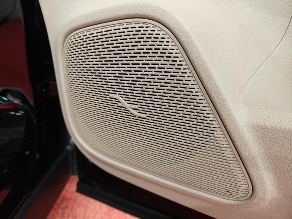 MERCEDES-BENZ EQA 2023