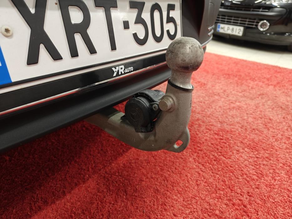 MERCEDES-BENZ EQA 2023