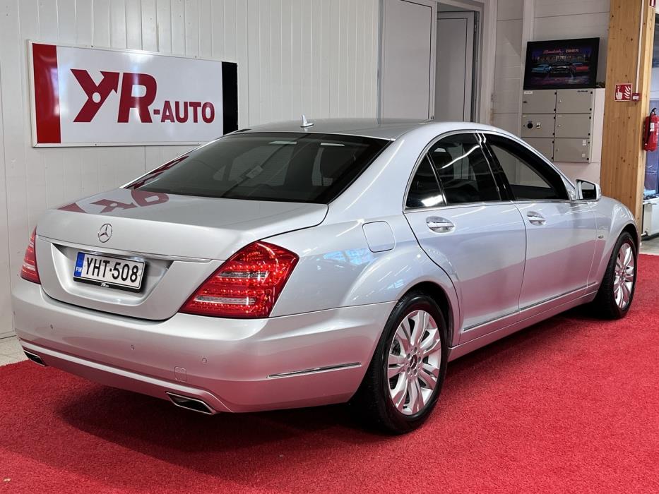 MERCEDES-BENZ S 2013