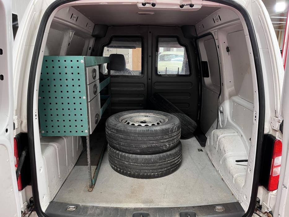 VOLKSWAGEN Caddy 2012