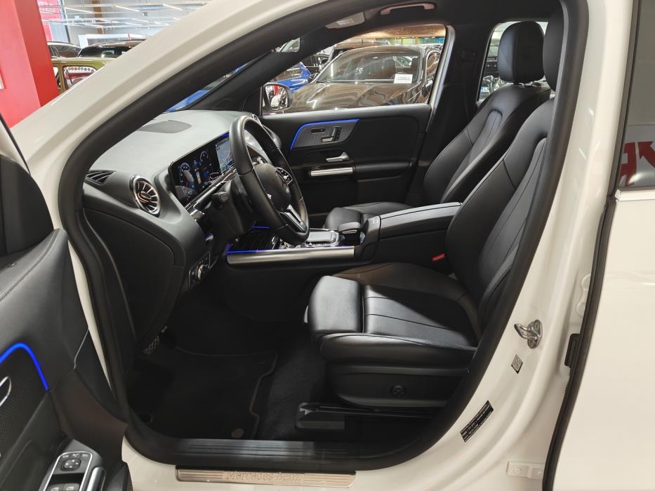 MERCEDES-BENZ EQA 2023