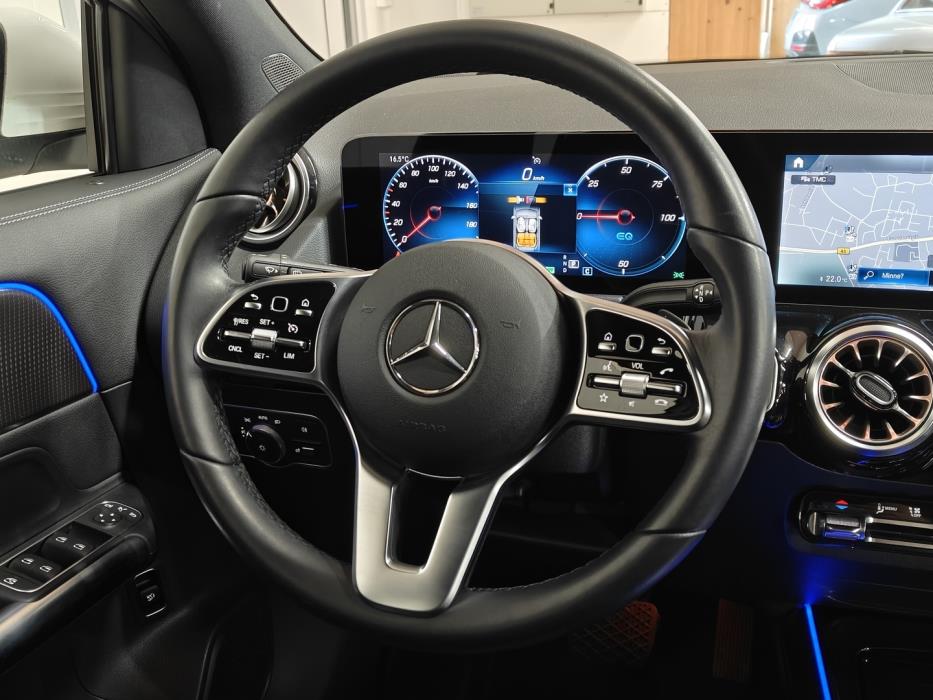 MERCEDES-BENZ EQA 2023