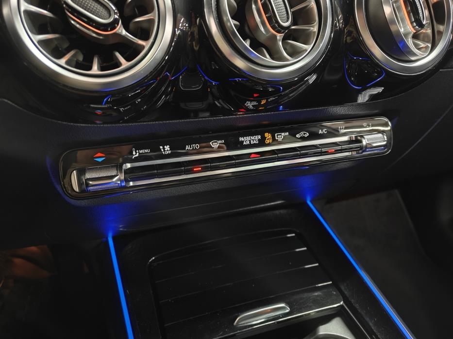 MERCEDES-BENZ EQA 2023