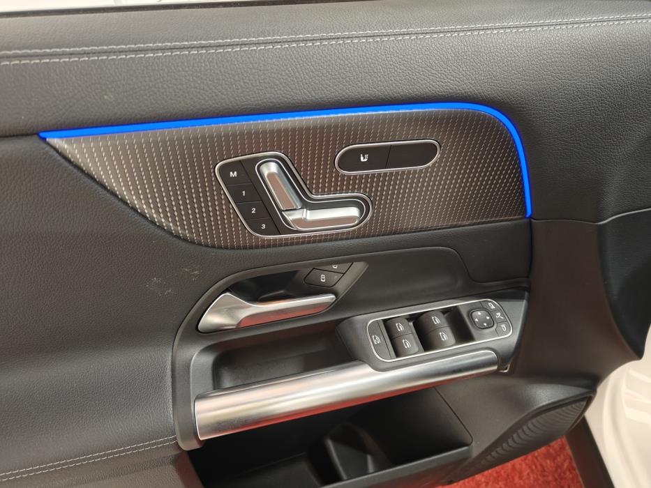 MERCEDES-BENZ EQA 2023