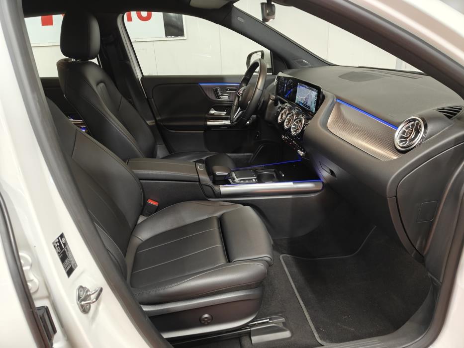 MERCEDES-BENZ EQA 2023