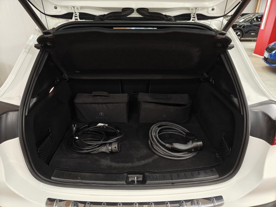 MERCEDES-BENZ EQA 2023