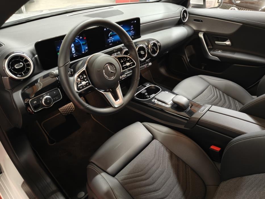 MERCEDES-BENZ CLA 2023