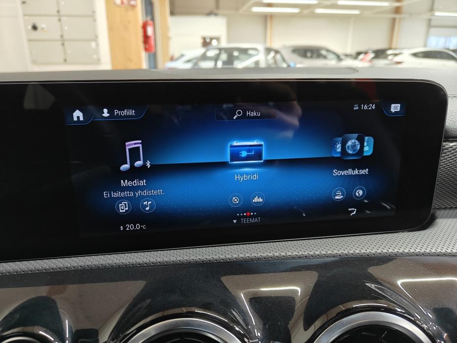 MERCEDES-BENZ CLA 2023