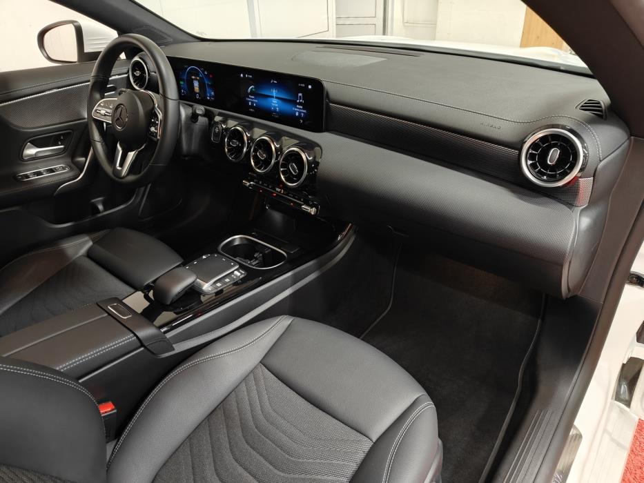 MERCEDES-BENZ CLA 2023
