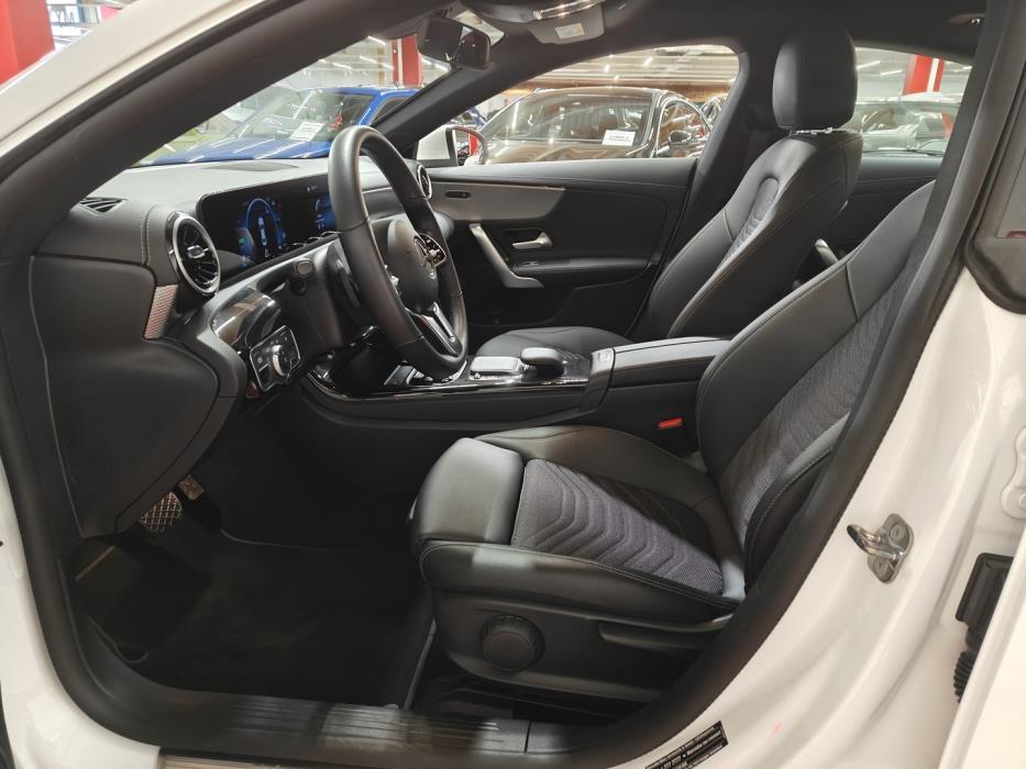 MERCEDES-BENZ CLA 2023