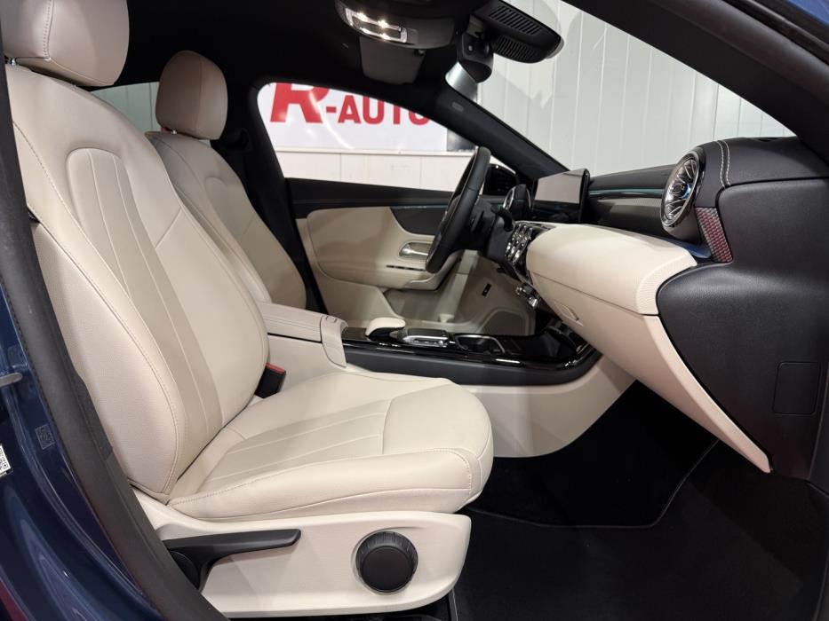 MERCEDES-BENZ CLA 2023