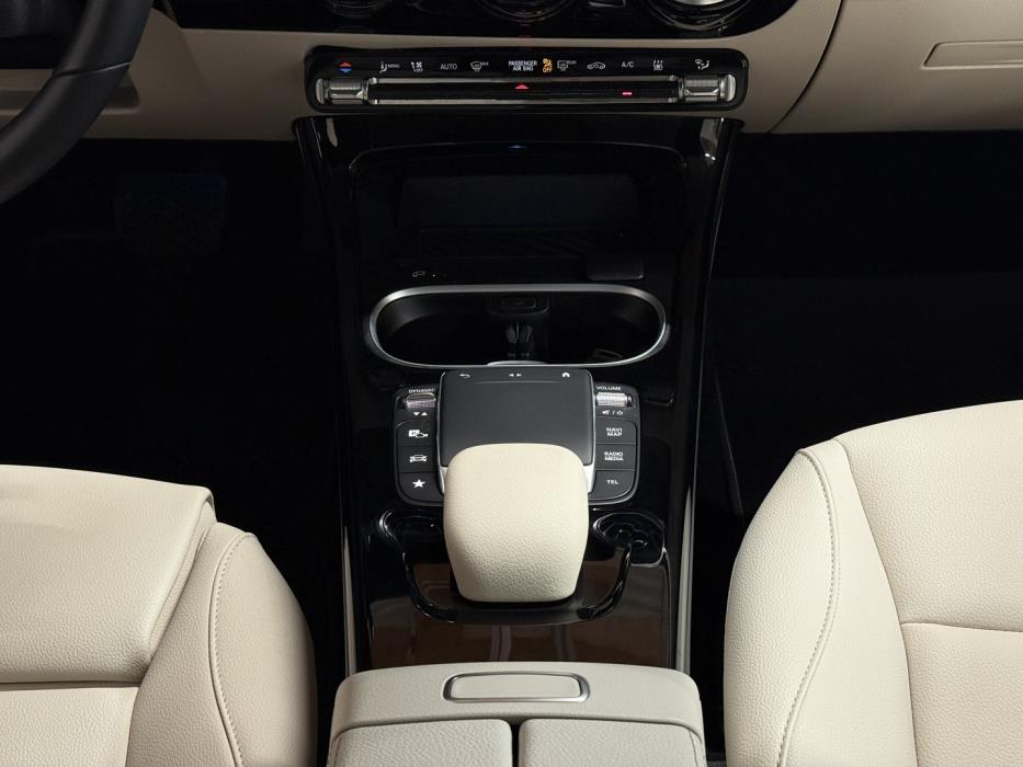 MERCEDES-BENZ CLA 2023
