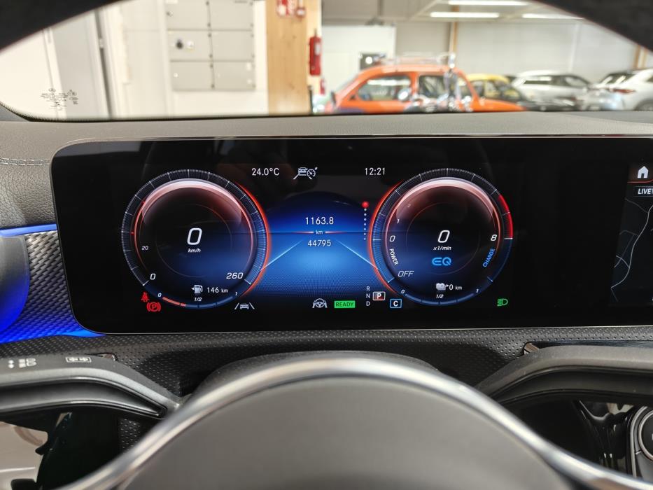 MERCEDES-BENZ CLA 2023