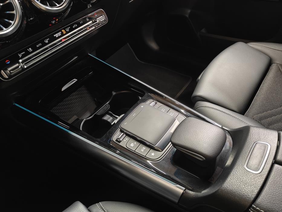 MERCEDES-BENZ EQA 2023