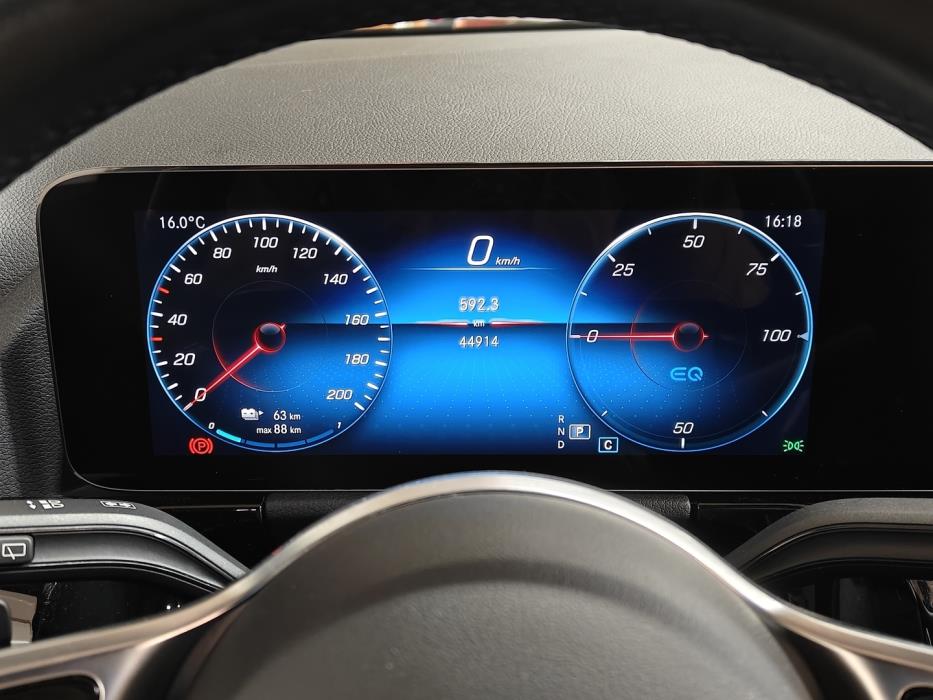 MERCEDES-BENZ EQA 2023