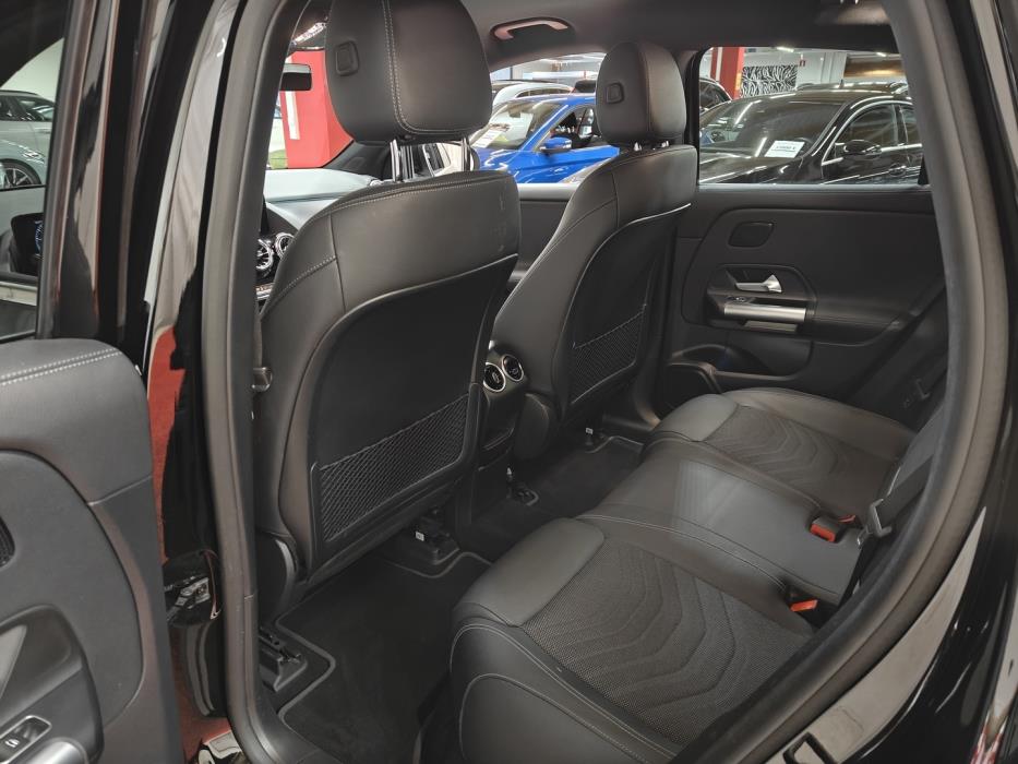 MERCEDES-BENZ EQA 2023