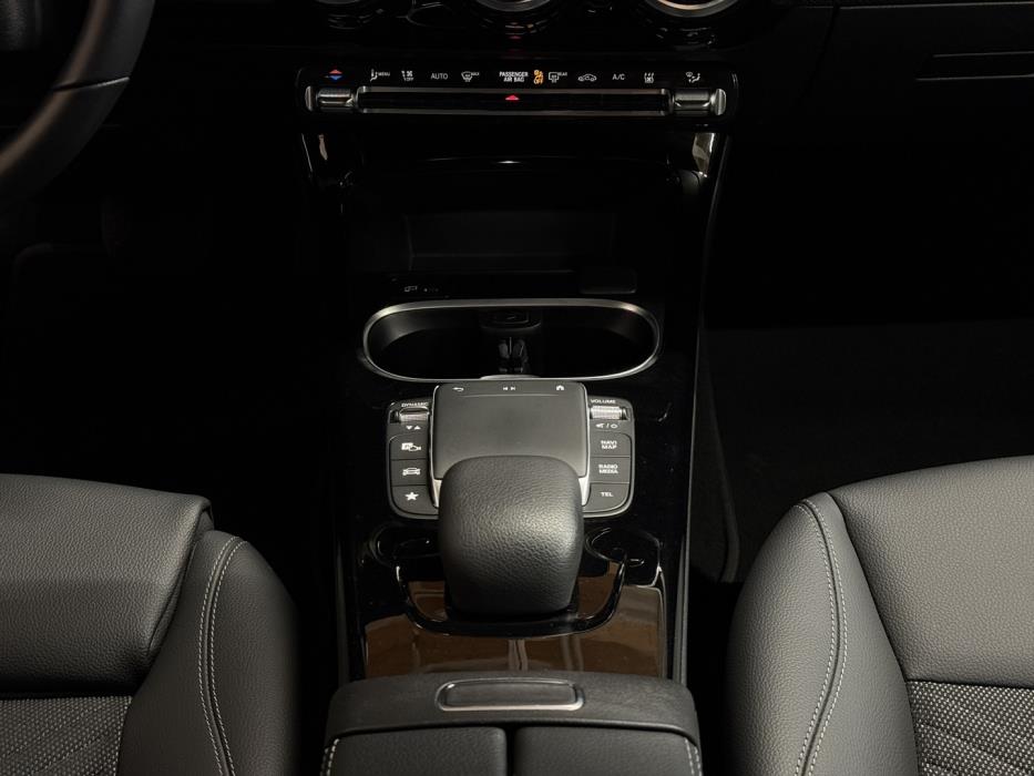 MERCEDES-BENZ CLA 2023