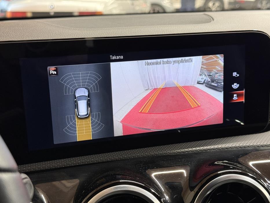 MERCEDES-BENZ CLA 2023