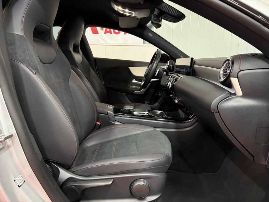 MERCEDES-BENZ CLA 2023