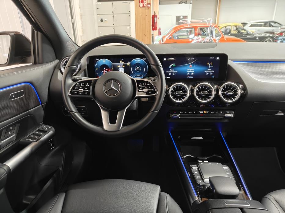 MERCEDES-BENZ EQA 2023