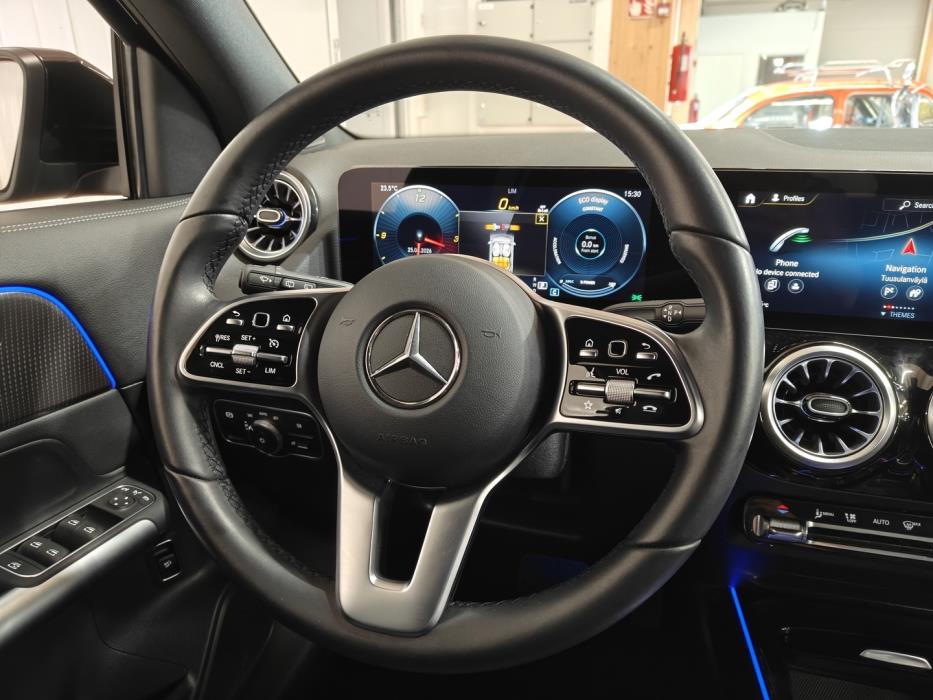 MERCEDES-BENZ EQA 2023