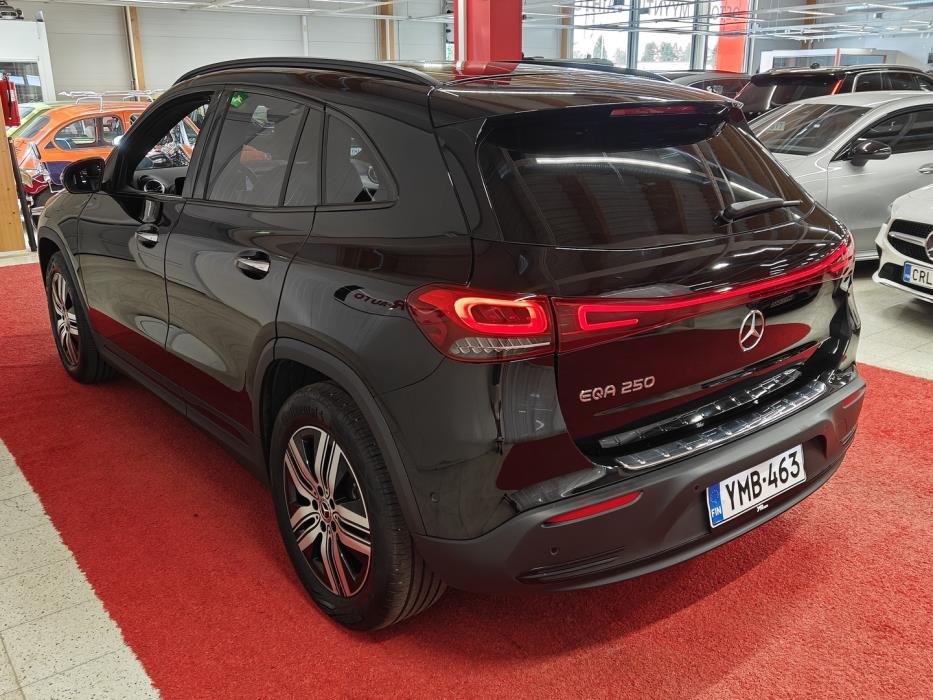 MERCEDES-BENZ EQA 2023