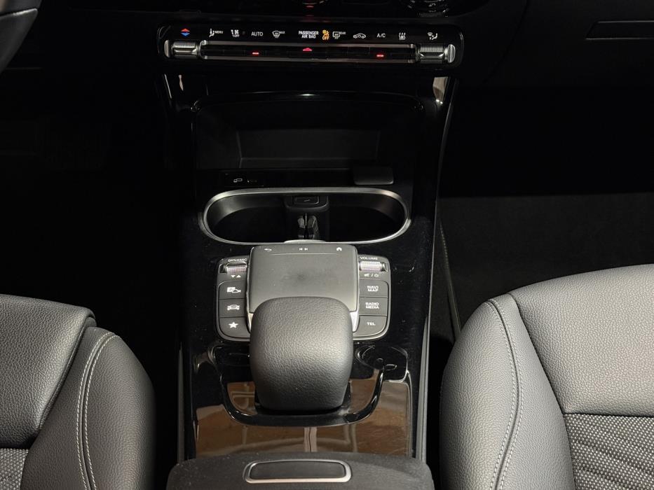 MERCEDES-BENZ CLA 2023