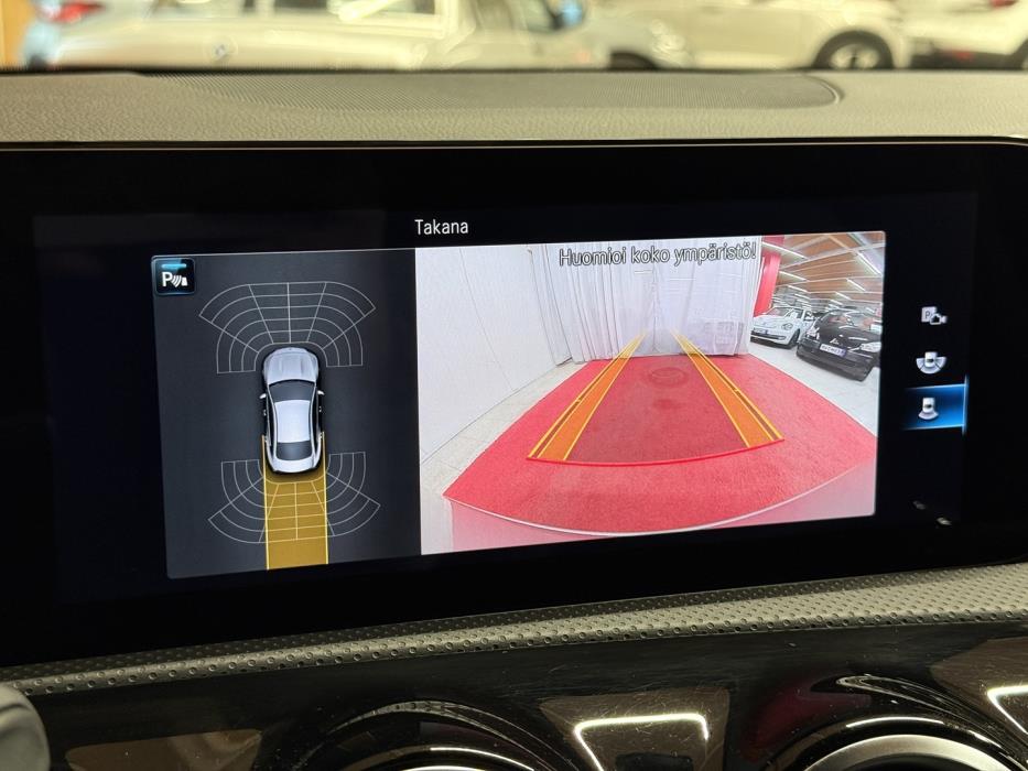 MERCEDES-BENZ CLA 2023