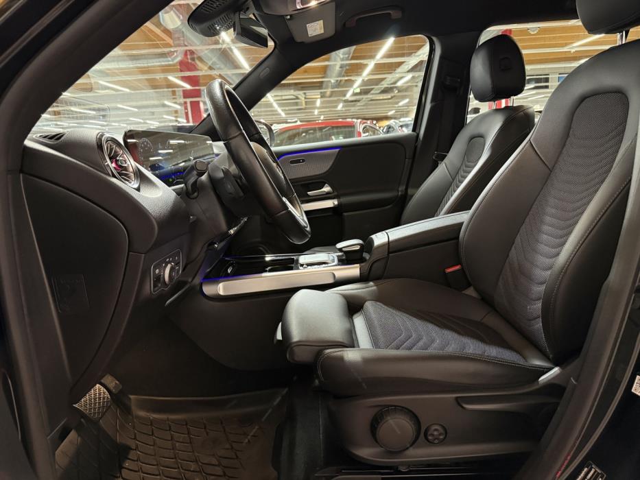 MERCEDES-BENZ EQB 2023