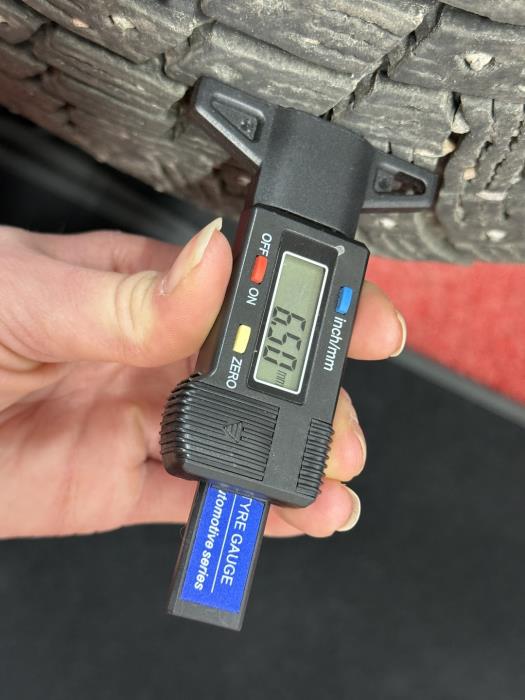 MERCEDES-BENZ EQB 2023