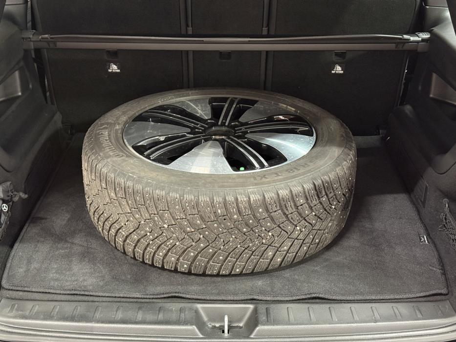 MERCEDES-BENZ EQB 2023