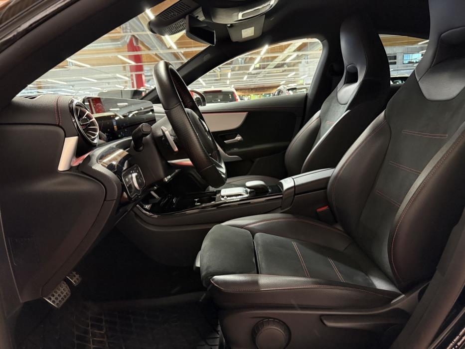 MERCEDES-BENZ CLA 2023
