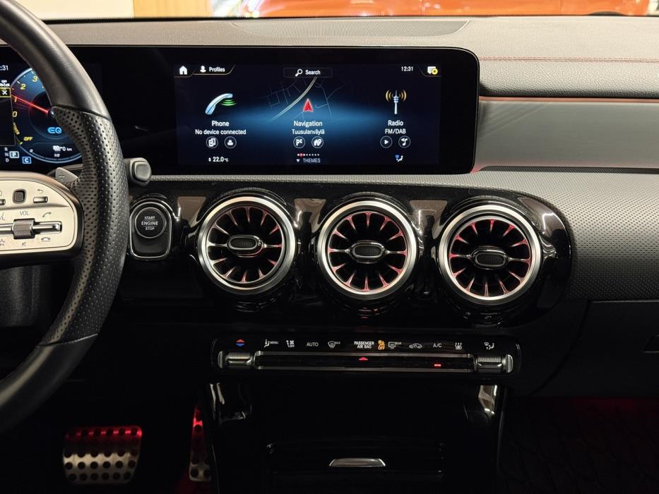 MERCEDES-BENZ CLA 2023