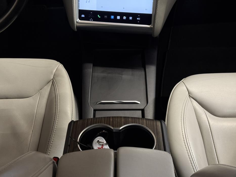 TESLA Model S 2016