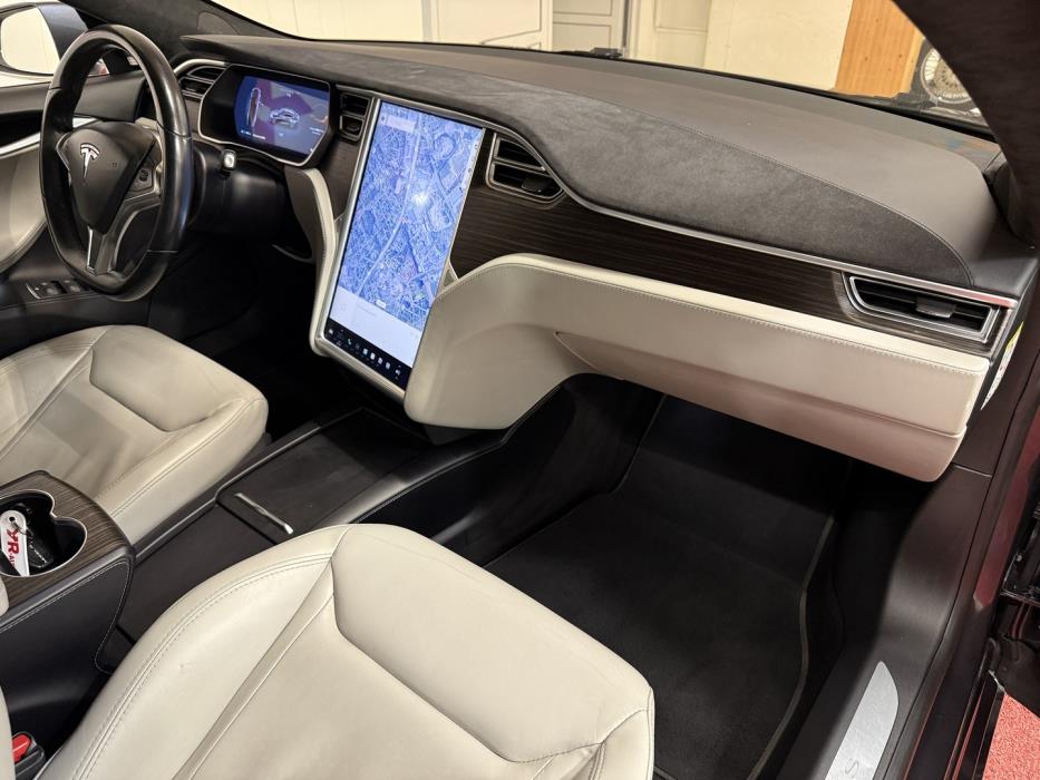 TESLA Model S 2016