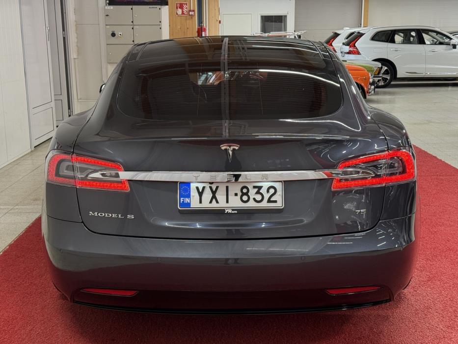 TESLA Model S 2016