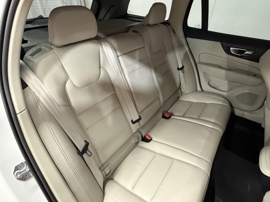 VOLVO V60 2021